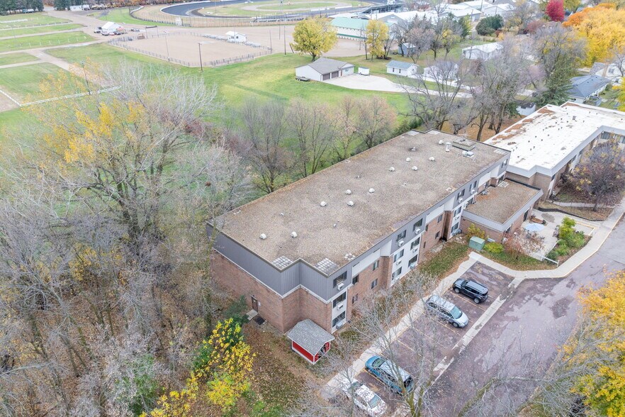 More Photos Of 3200 Maple Ave, Slayton Apartments For Sale