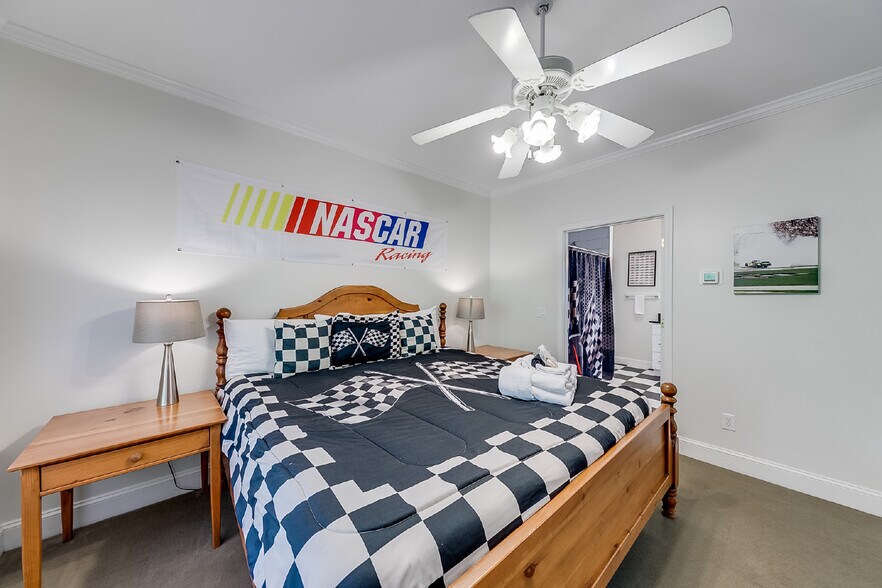 More Photos Of 892 Edelweiss Strasse, Helen Hotel For Sale