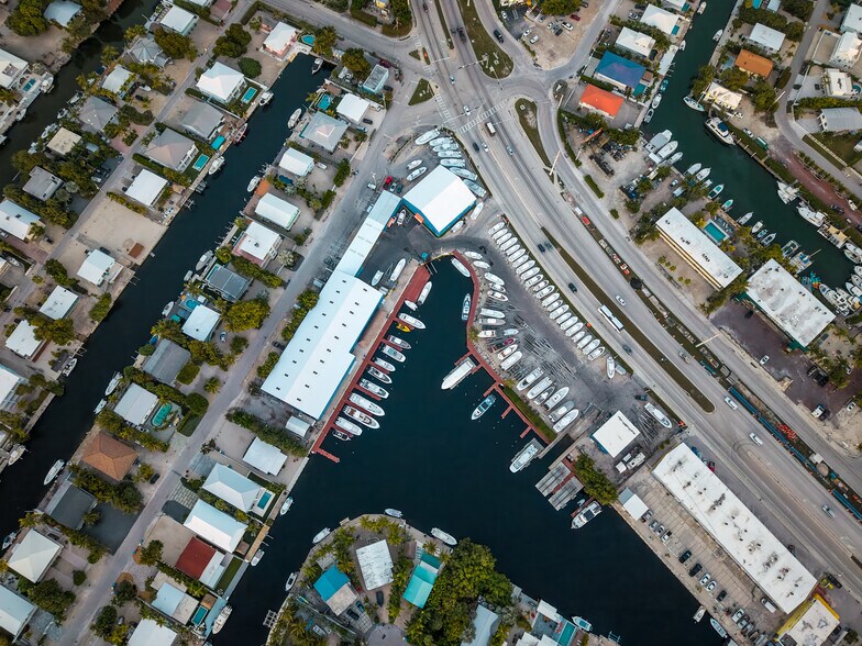 More Photos Of 90400 Overseas Hwy, Tavernier Marina For Sale