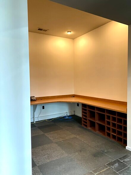 More Photos Of 1005 S 76th Ave, Omaha Medical For Lease