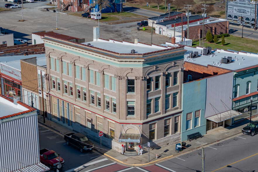 Primary Photo Of 401 Halifax St, Emporia Office For Sale