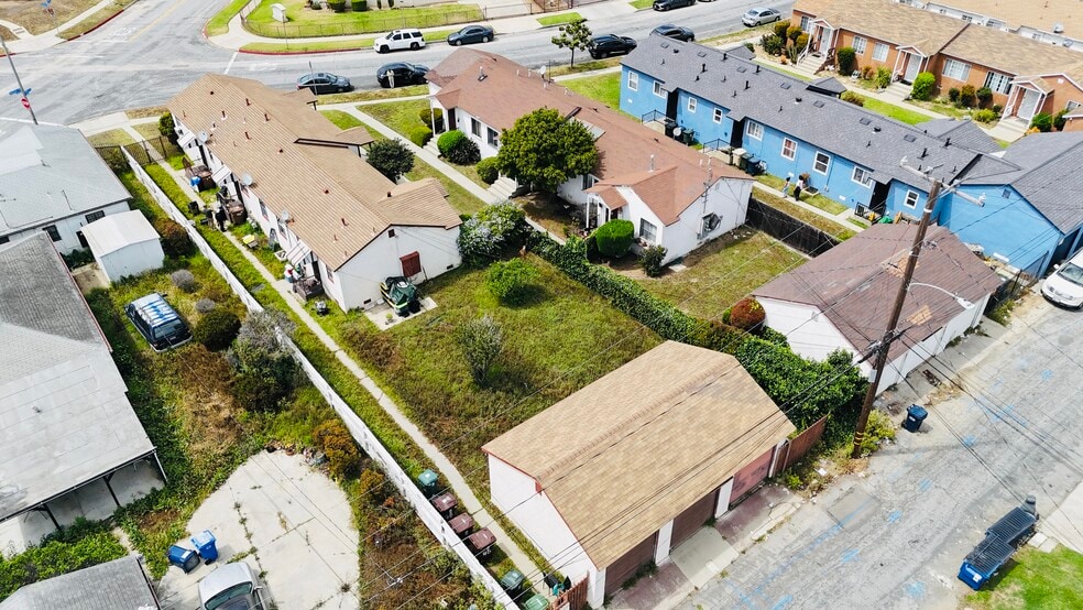 Primary Photo Of 10846 S Manhattan Pl, Los Angeles Apartments For Sale