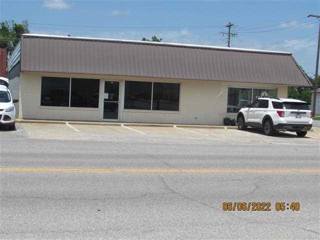 Primary Photo Of 201 W Main St, Tuttle Storefront For Lease