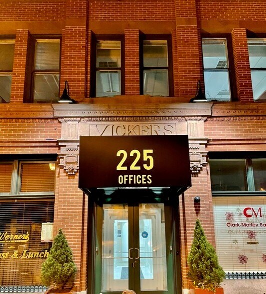 More Photos Of 225-231 E Redwood St, Baltimore Office For Lease