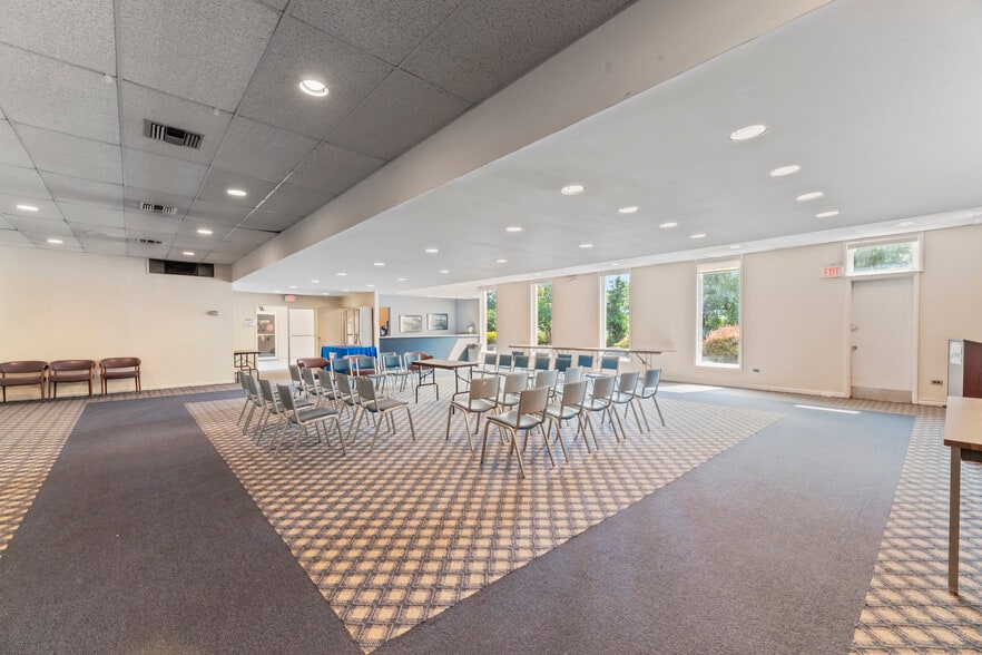 More Photos Of 160 Tices Ln, East Brunswick Office For Sale