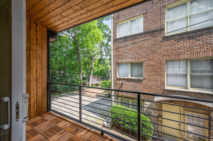 More Photos Of 704 Durant Pl NE, Atlanta Apartments For Sale