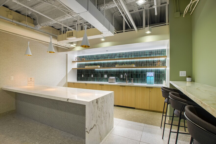 More Photos Of 18881 Von Karman Ave, Irvine Office For Lease