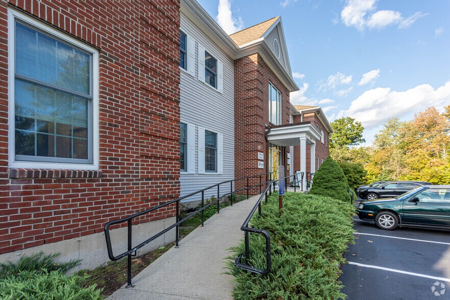 More Photos Of 68 Tadmuck Rd, Westford Coworking Space