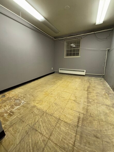 More Photos Of 141 Main St, South River Office For Sale