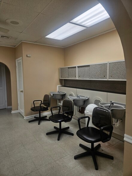 More Photos Of 324 Rt-73, Voorhees Light Distribution For Lease