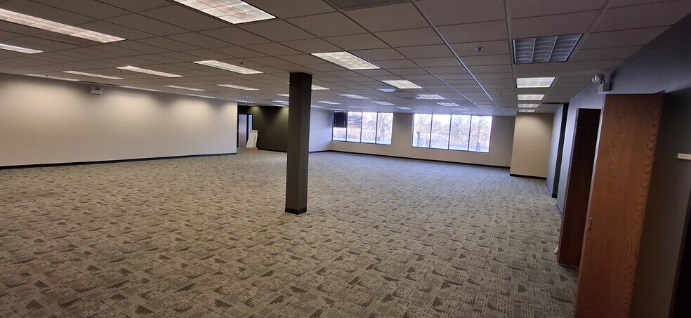 More Photos Of 18401 Maple Creek Dr, Tinley Park Medical For Lease