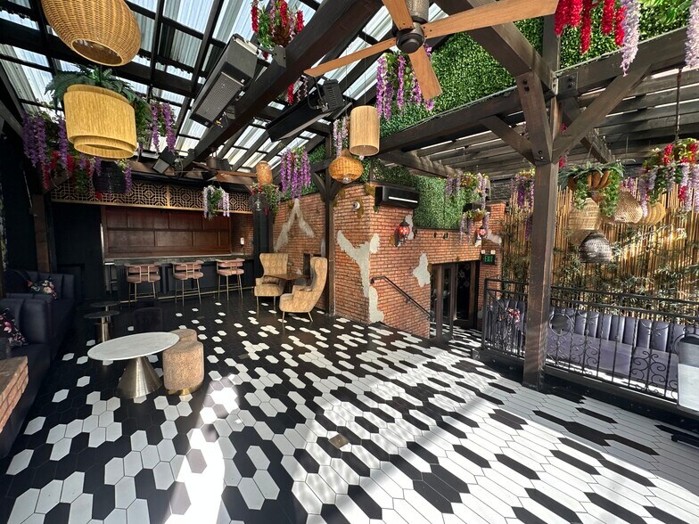 More Photos Of 8907-8917 W Sunset Blvd, West Hollywood Storefront For Lease