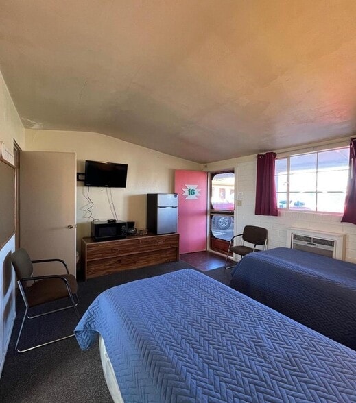More Photos Of 1150 S Highway 80, Benson Hotel For Sale