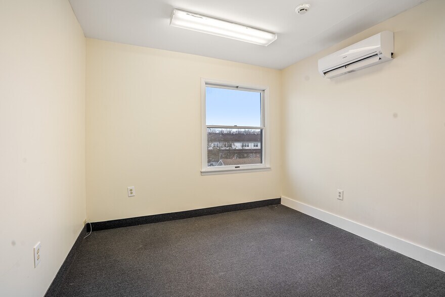 More Photos Of 234 Main St, Lincoln Park Storefront Retail Office For Lease