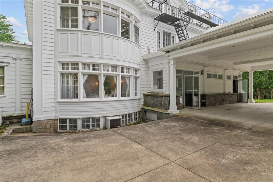 More Photos Of 2255 Ballston Ave, Saratoga Springs Restaurant For Sale