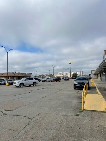 More Photos Of 6433 Highway 182 E, Morgan City Storefront For Lease