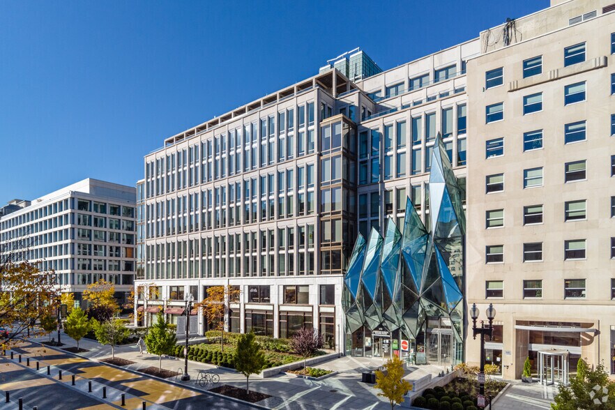 More Photos Of 900 16th St NW, Washington Office For Sale