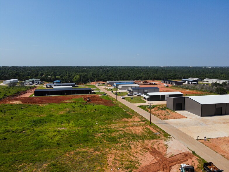 More Photos Of 11700 Blacksand Dr, Edmond Warehouse For Sale