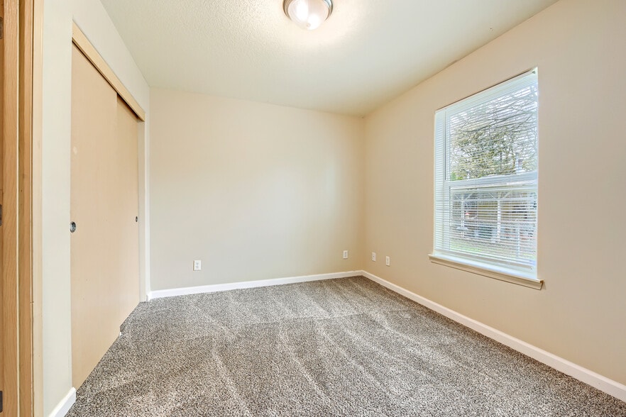 More Photos Of 8423-8451 SE Brooklyn St, Portland Apartments For Sale