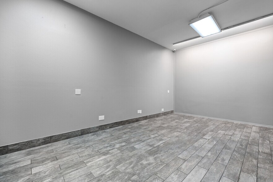 More Photos Of 1200 N Jefferson St, Anaheim Showroom For Sale