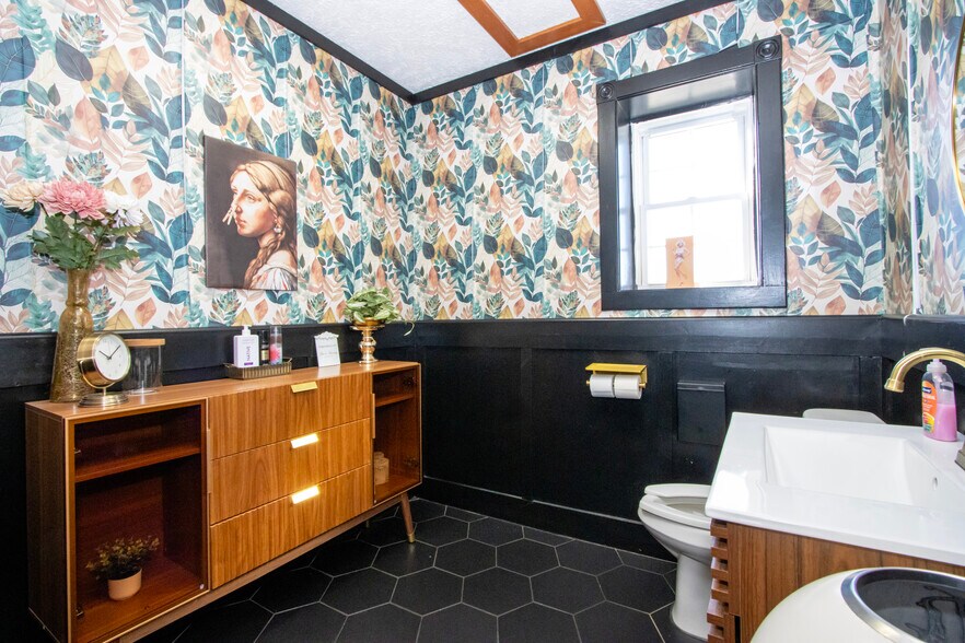 More Photos Of 153 W Main St, Loudonville Restaurant For Sale