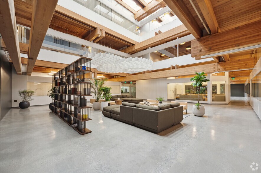 More Photos Of 4444 W Lakeside Dr, Burbank Loft Creative Space For Lease