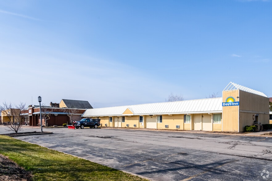 More Photos Of 4853 W Henrietta Rd, Henrietta Hotel For Sale