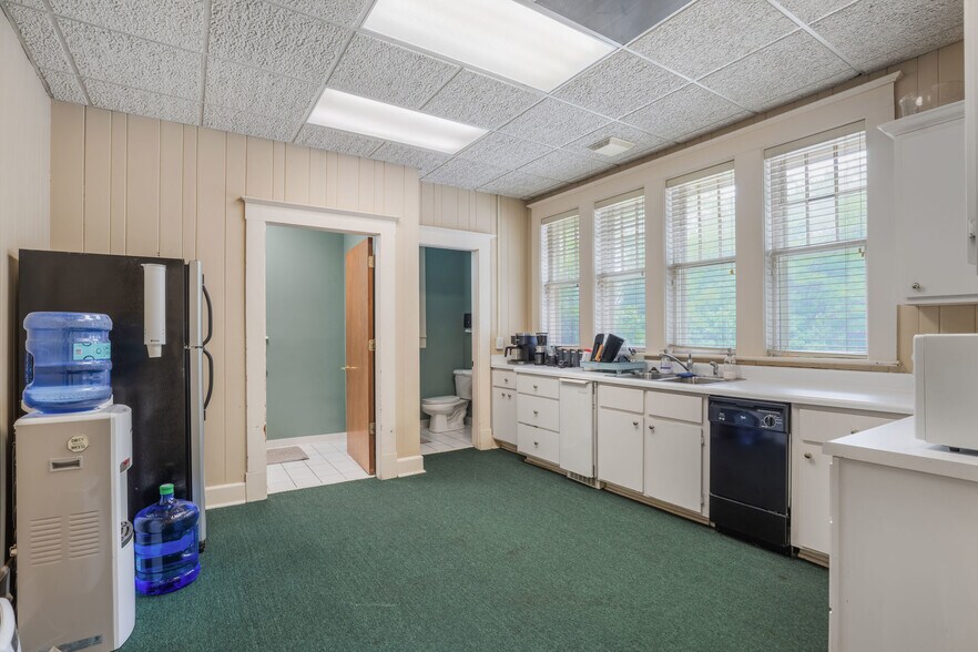 More Photos Of 720 North Ave, Macon-Bibb Office Residential For Sale