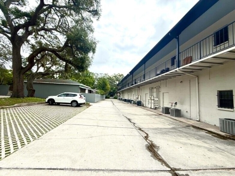 More Photos Of 1005 W Busch Blvd, Tampa Office For Sale