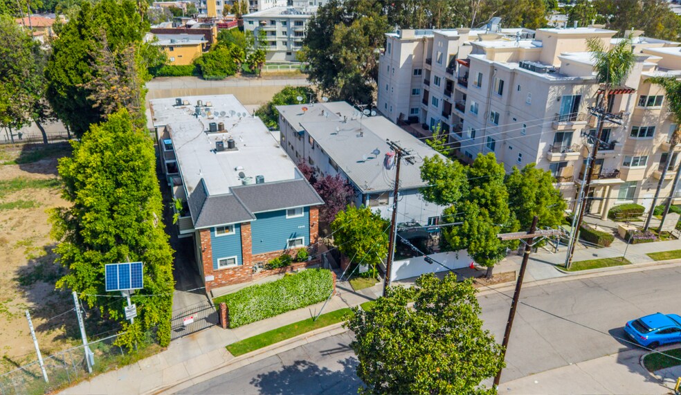 More Photos Of 4248 Arch Dr, Studio City Apartments For Sale