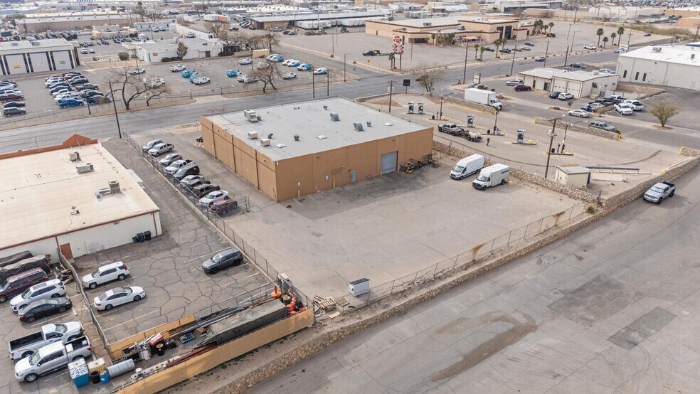 More Photos Of 11211 Pellicano Dr, El Paso Flex For Sale