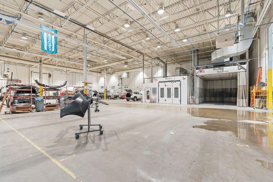 More Photos Of 2905 Lexington Ave S, Eagan Flex For Sale