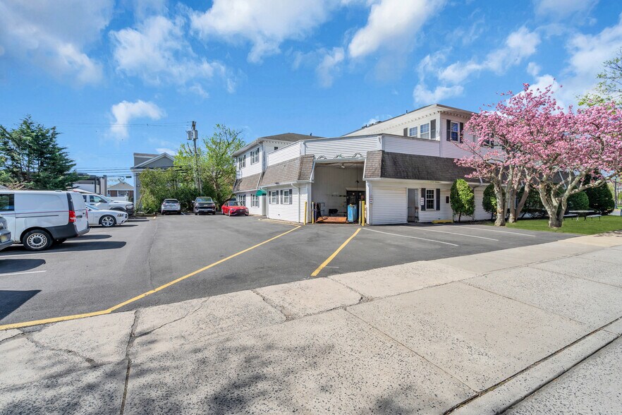 More Photos Of 800 The Plaza, Sea Girt Office For Sale