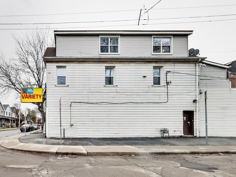 More Photos Of 44 Francis St, Hamilton Flex For Sale