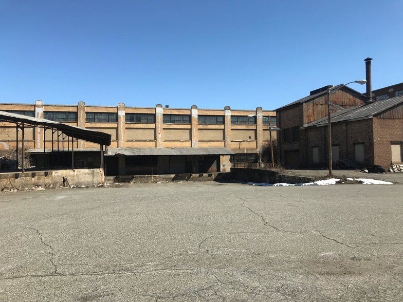 More Photos Of 254 Elizabeth Ave, Newark Warehouse For Lease