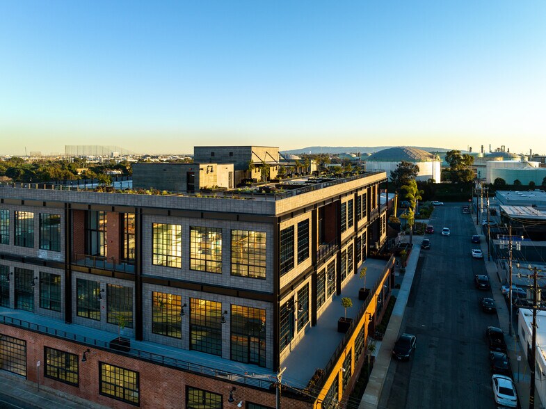 More Photos Of 136-142 Oregon St, El Segundo Research And Development For Lease