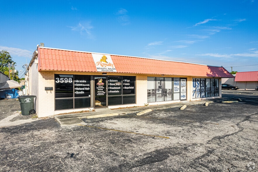 Primary Photo Of 3596 Fowler St, Fort Myers Freestanding For Lease