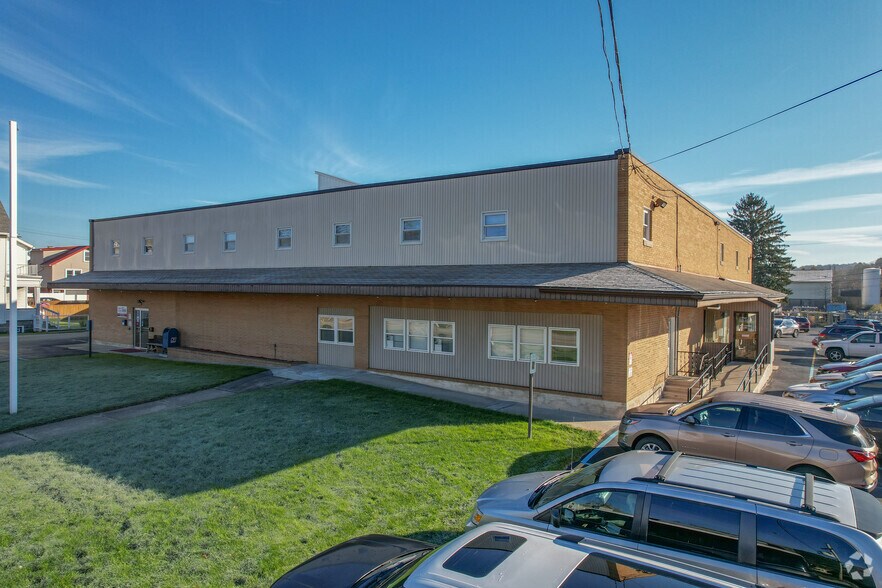 Primary Photo Of 651 S Center Ave, Somerset Medical For Sale