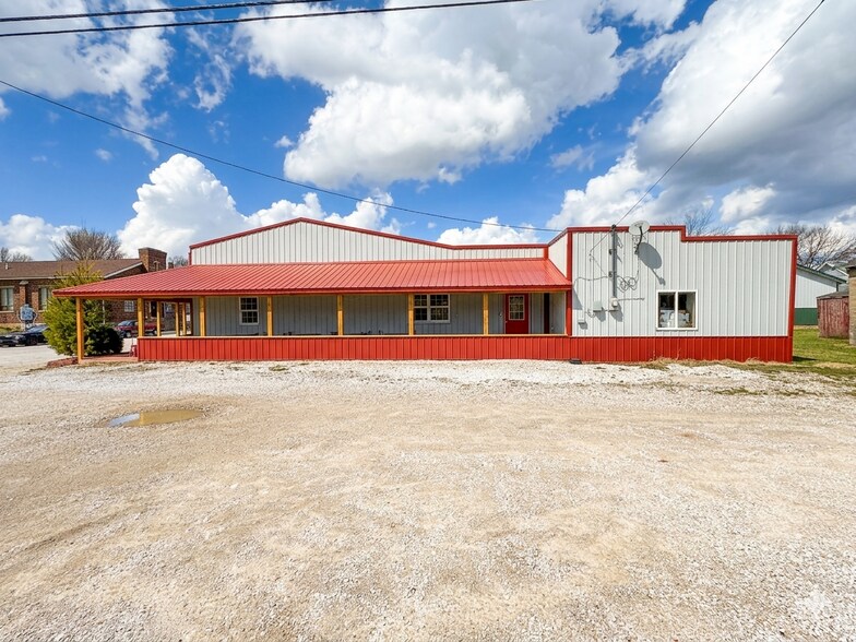 More Photos Of 18 N 4th St, Gosport Storefront Retail Office For Sale