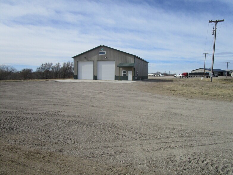 More Photos Of 365 Airlinks Dr, Garden City Industrial For Sale