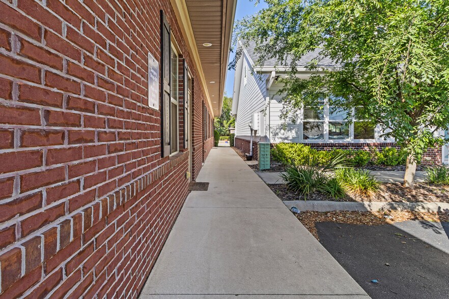 More Photos Of 13598 W Newberry Rd, Newberry Office For Lease
