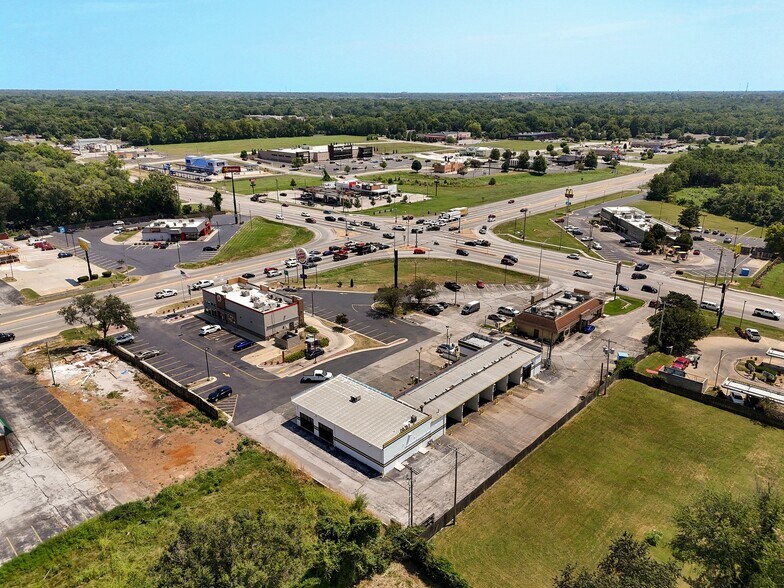 More Photos Of 419 N West Byp, Springfield Carwash For Sale