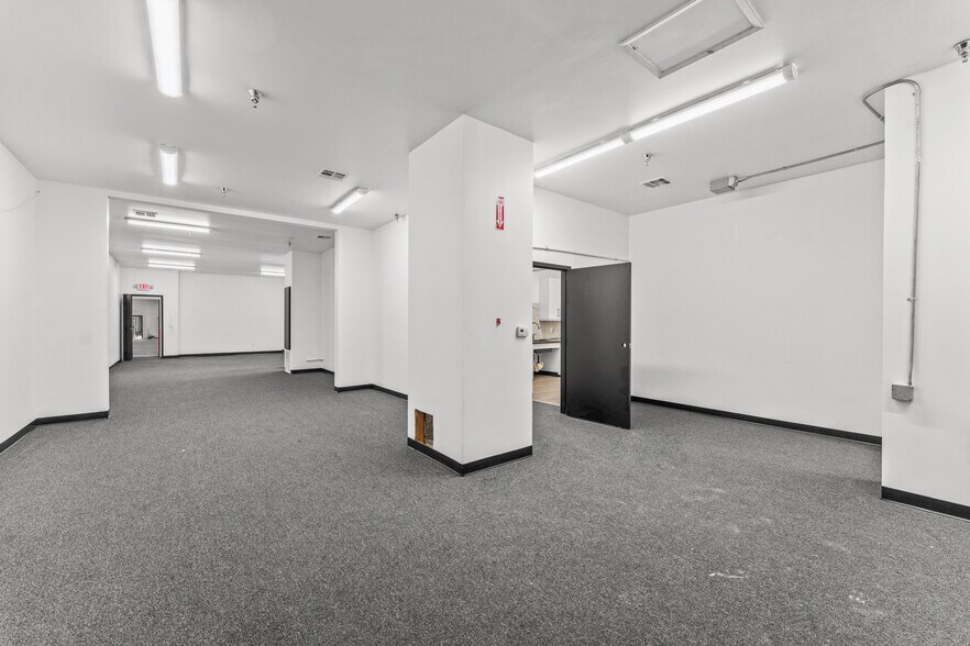 More Photos Of 3535 N Anza Rd, Palm Springs Warehouse For Lease