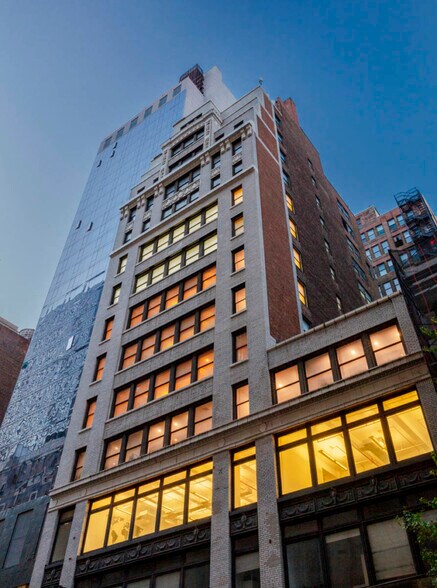 More Photos Of 32 W 39th St, New York Loft Creative Space For Sale