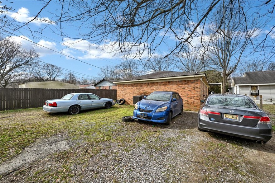 More Photos Of 410 11th Ave SW, Decatur Multifamily For Sale