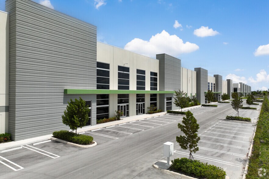 More Photos Of 8406 NW 90th, Medley Warehouse For Lease