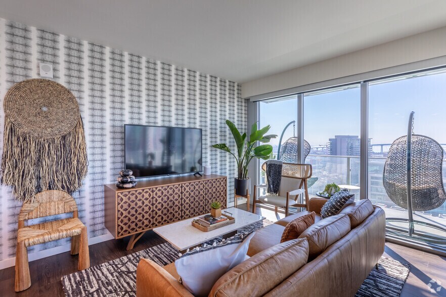 More Photos Of 601 11th Ave, San Diego Apartments For Lease