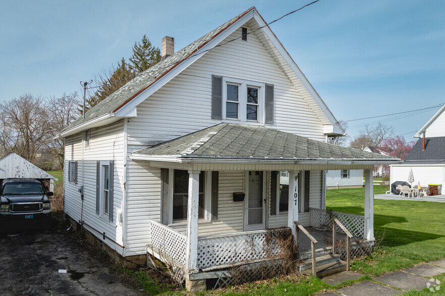 Primary Photo Of 107 W College Ave, Woodville Specialty For Sale