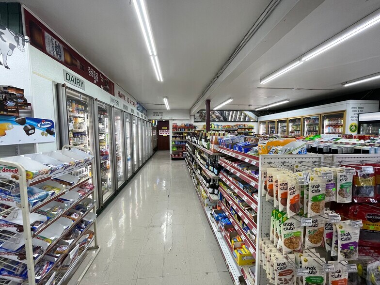 More Photos Of 212 S E St, Santa Rosa Storefront Retail Residential For Sale