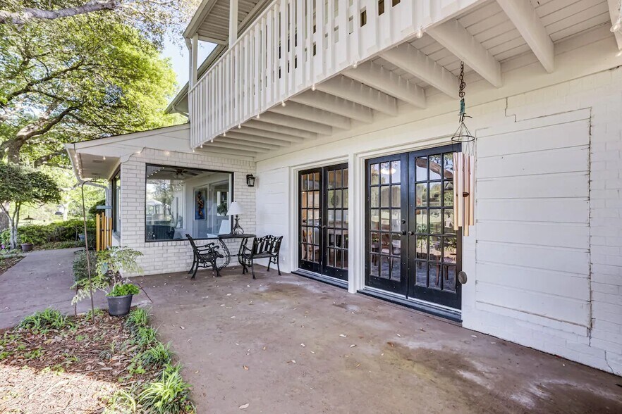 More Photos Of 601 N Shipp St, Madisonville Specialty For Sale